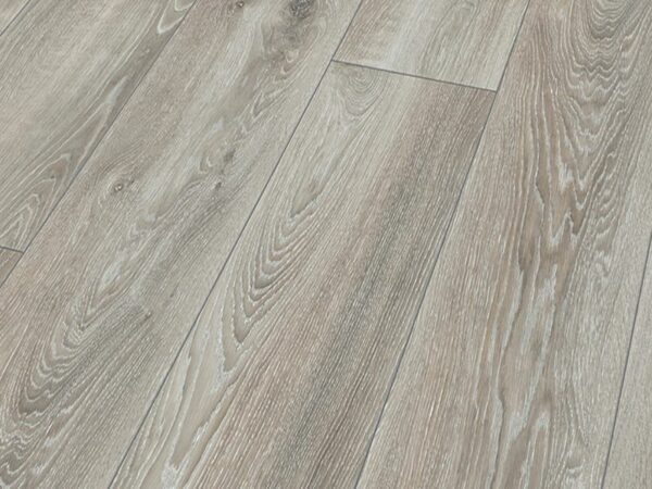 MAMMUT PLUS WIDE LONG PLANK HIGHLAND OAK SILVER LAMINATE FLOORING AC5 - Image 3