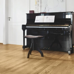 3-STRIP OAK LACQUERED ENGINEERED FLOORING