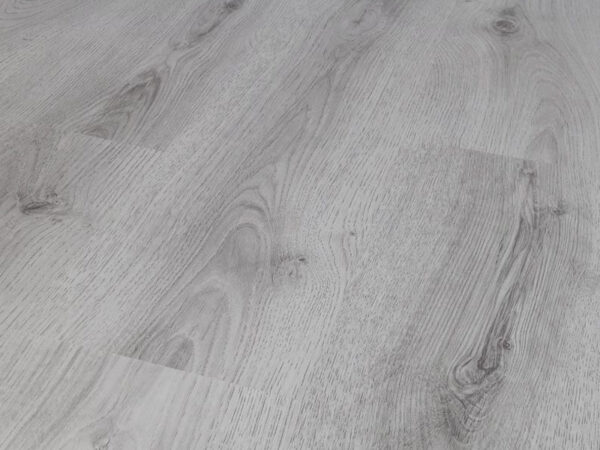 SQUARE EDGE PLANK SUMMER OAK LIGHT GREY LAMINATE FLOORING AC3 - Image 2