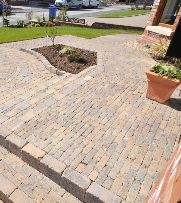 Kerbstone - Image 13