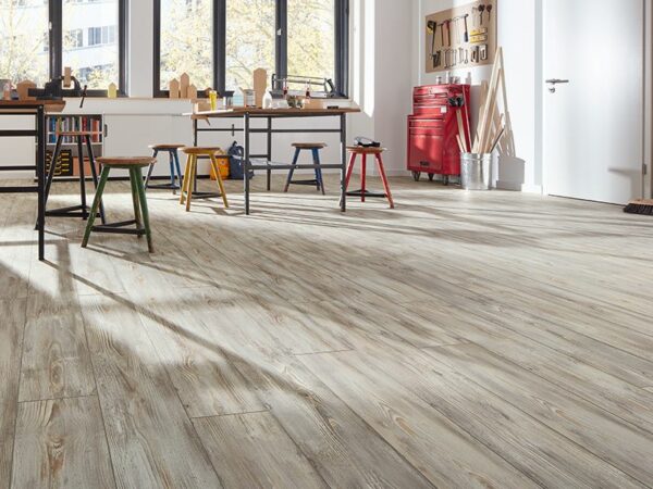 ROBUSTO PLANK FANTASY WOOD LAMINATE FLOORING AC5