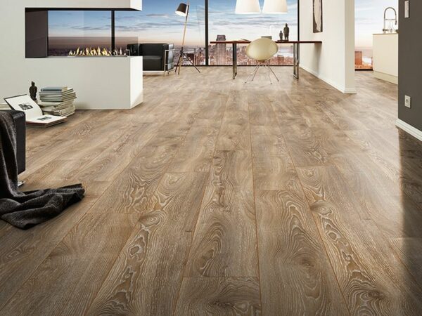 MAMMUT PLUS WIDE LONG PLANK HIGHLAND OAK BRONZE LAMINATE FLOORING AC5