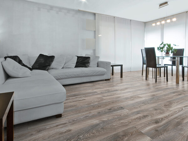 MAMMUT PLUS WIDE LONG PLANK HIGHLAND OAK TITAN LAMINATE FLOORING AC5