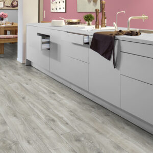 MAMMUT PLUS WIDE LONG PLANK HIGHLAND OAK SILVER LAMINATE FLOORING AC5