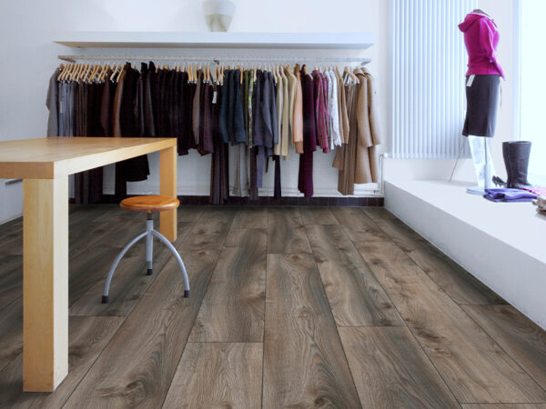 MAMMUT LONG PLANK MACRO OAK GREY LAMINATE FLOORING AC5