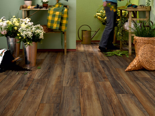 ROBUSTO PLANK HARBOUR OAK LAMINATE FLOORING AC5