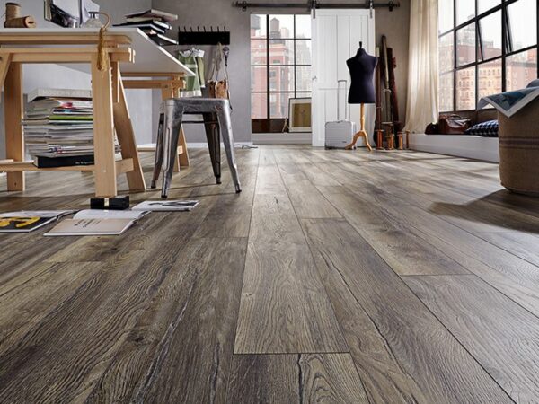 ROBUSTO PLANK HARBOUR OAK GREY LAMINATE FLOORING AC5