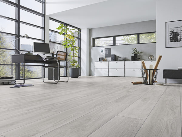 ROBUSTO PLANK PREMIUM OAK GREY LAMINATE FLOORING AC5