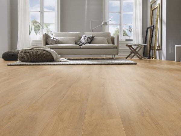 ROBUSTO PLANK PREMIUM OAK NATURE LAMINATE FLOORING AC5