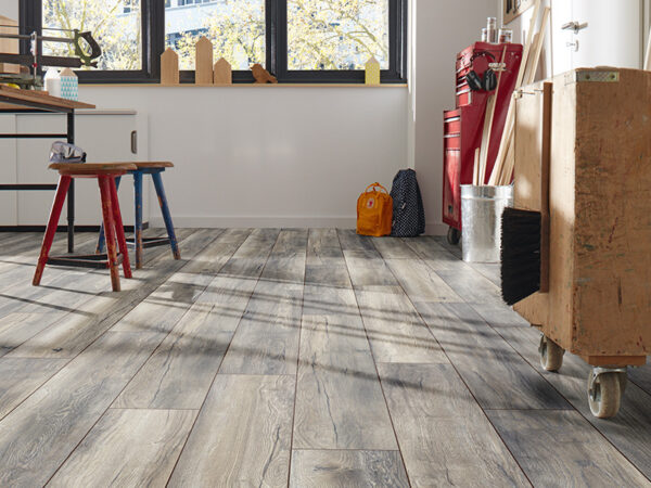 EXQUISIT PLUS WIDE PLANK BARN OAK LAMINATE FLOORING AC4