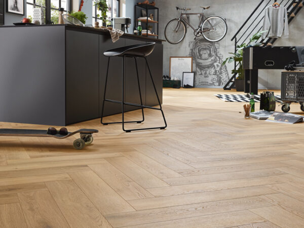 HERRINGBONE PISA OAK LAMINATE FLOORING AC4