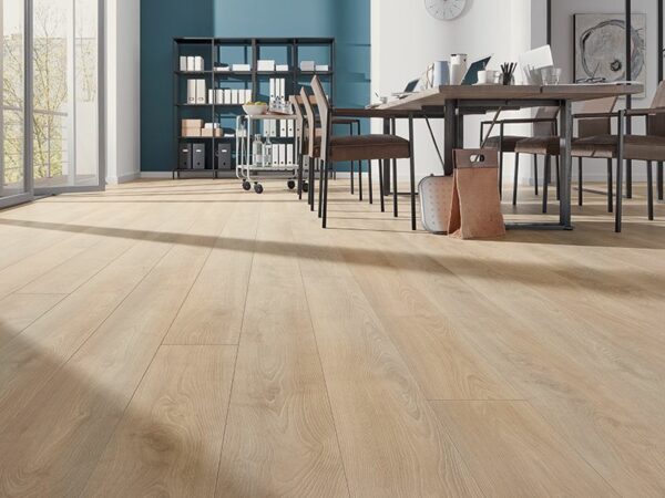 MAMMUT PLUS WIDE LONG PLANK MACRO OAK BEIGE LAMINATE FLOORING AC5