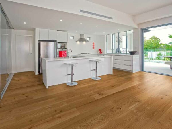 HERITAGE OAK BIARRITZ MATT LACQUERED ENGINEERED FLOORING