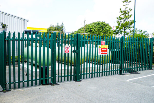 PALISADE FENCING - Image 5