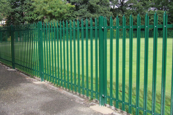 PALISADE FENCING - Image 3