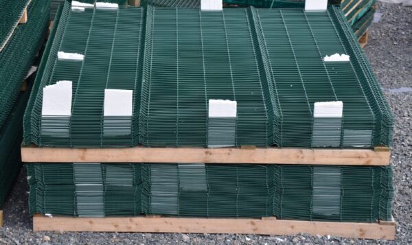 V-MESH FENCING PANELS & GATES - Image 6