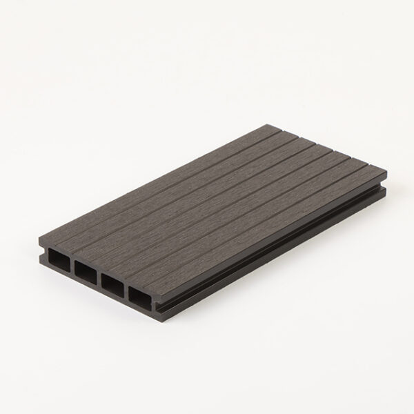 Portland Montana Composite Decking - Image 11