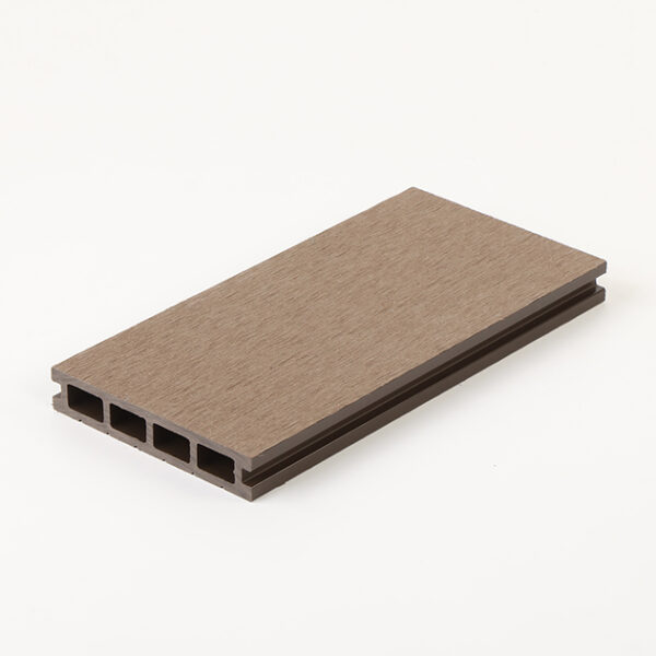 Portland Montana Composite Decking - Image 4