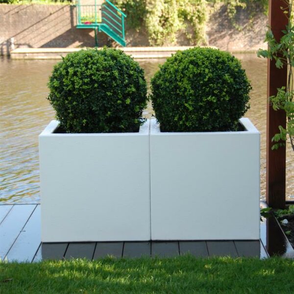 Carrez With Wheels Fibreglass Planters - Image 4