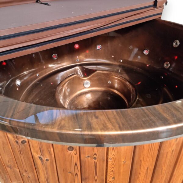 Acrylic hot tub with external heater - Image 13