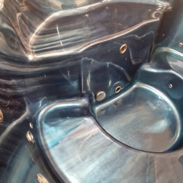 Acrylic hot tub with integrated heater - Image 10