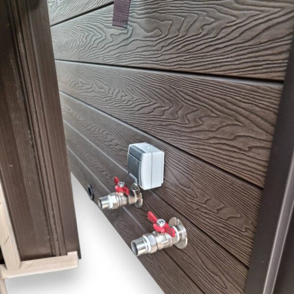 Acrylic square hot tub with external heater - Image 11
