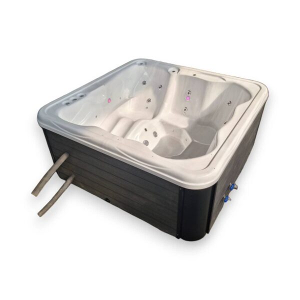 Acrylic square hot tub with external heater - Image 15