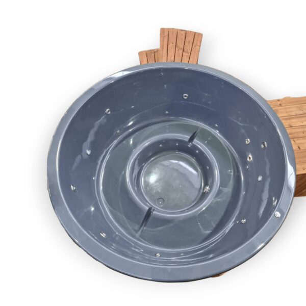 Fibreglass hot tub with external heater - Image 9