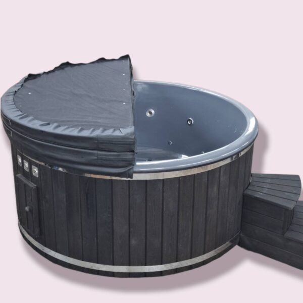 Fibreglass hot tub with external heater - Image 13