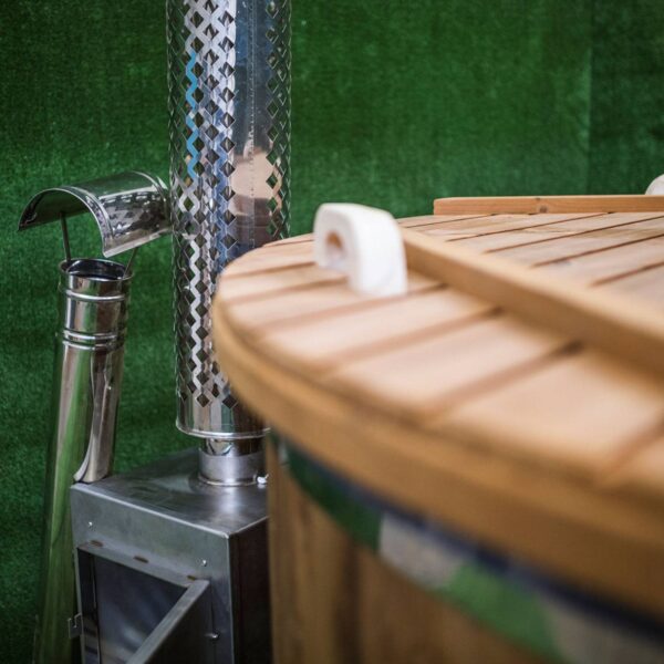 Fibreglass hot tub with external heater - Image 19