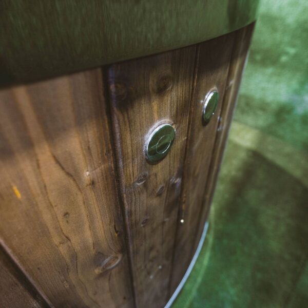 Fibreglass hot tub with external heater - Image 22