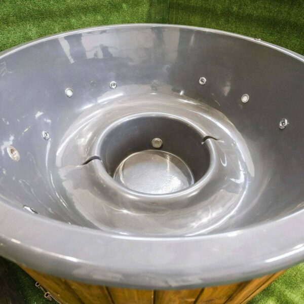 Fibreglass hot tub with external heater - Image 26