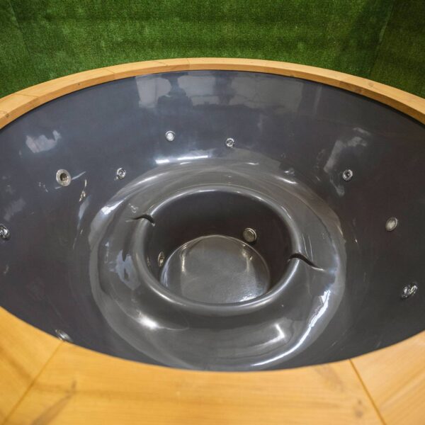 Fibreglass hot tub with external heater - Image 27